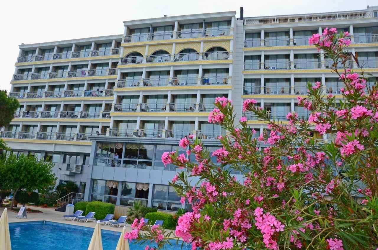 Lara Palace Hotel