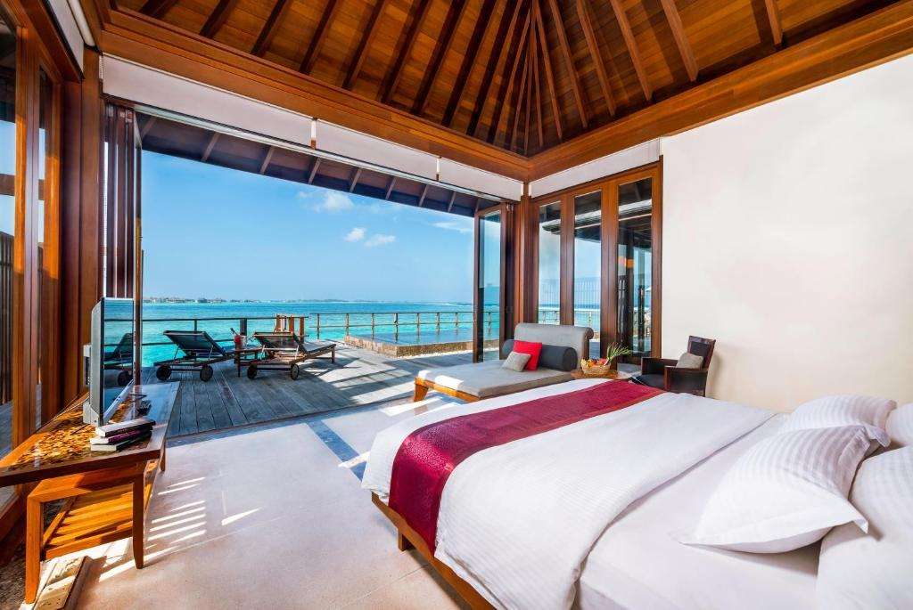 Paradise Island Resort & Spa
