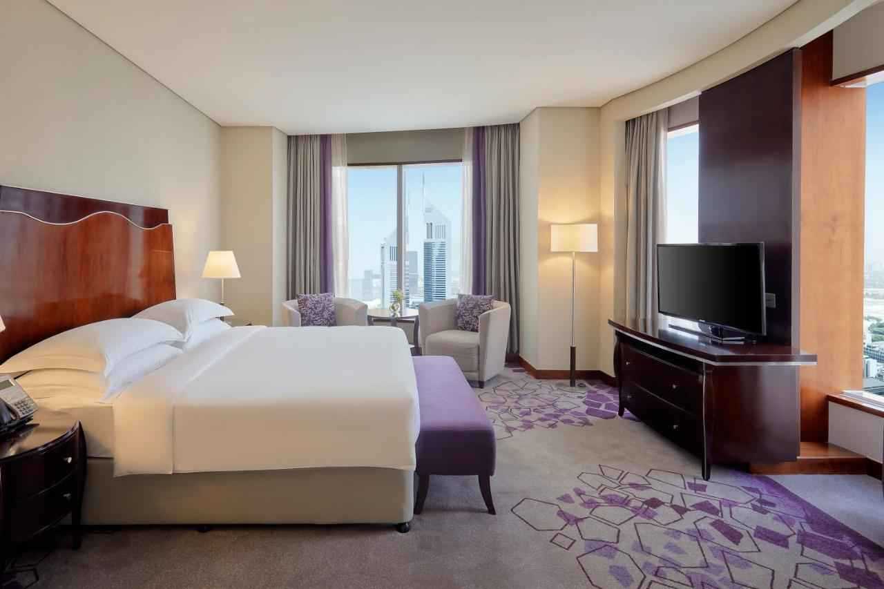 Rose Rayhaan by Rotana Hotel