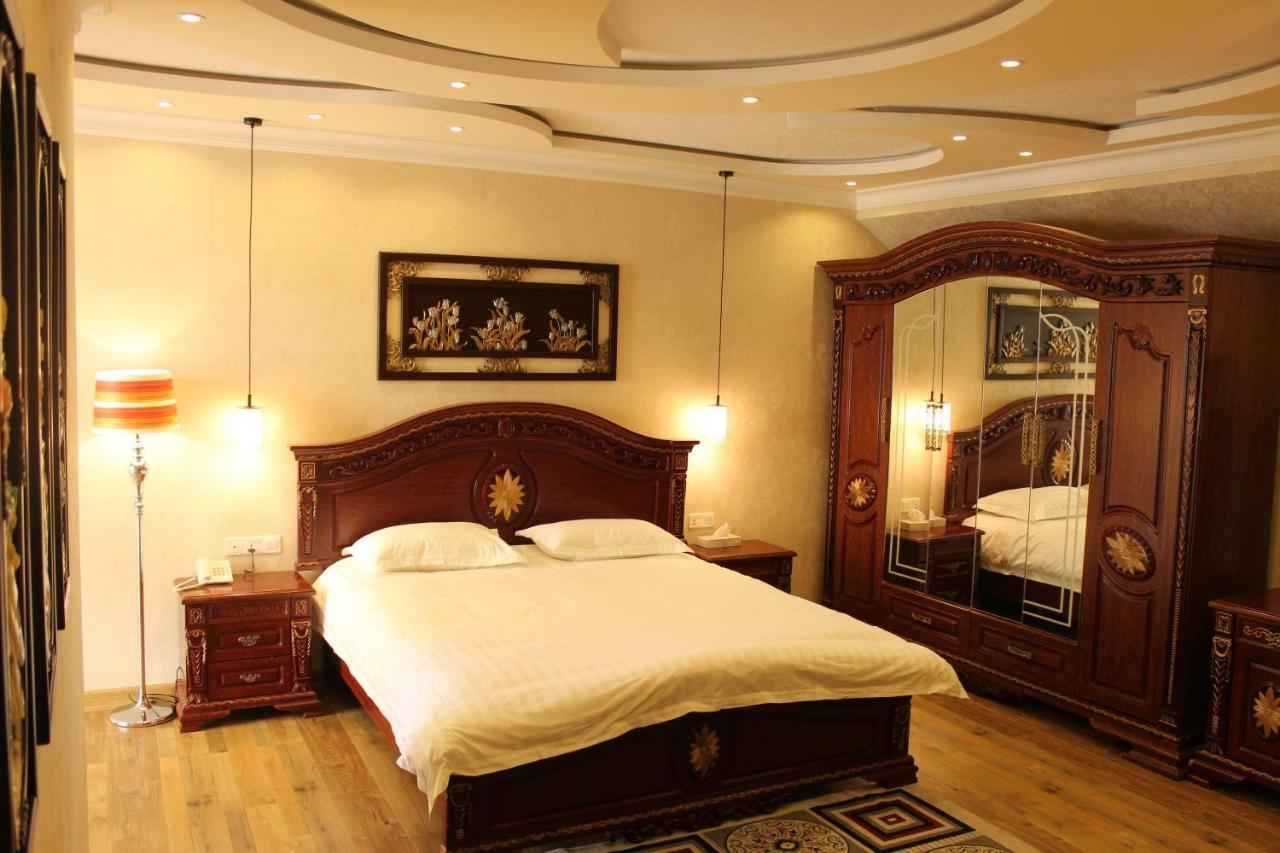 ATLAS B&B