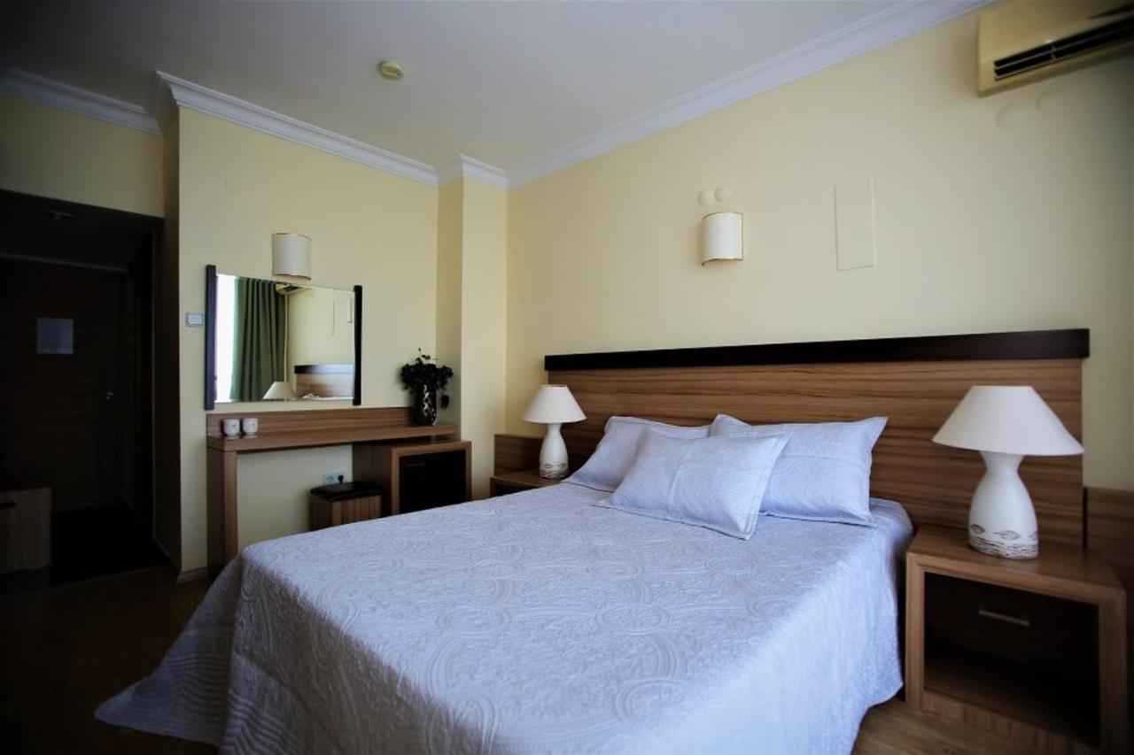 Lara Palace Hotel