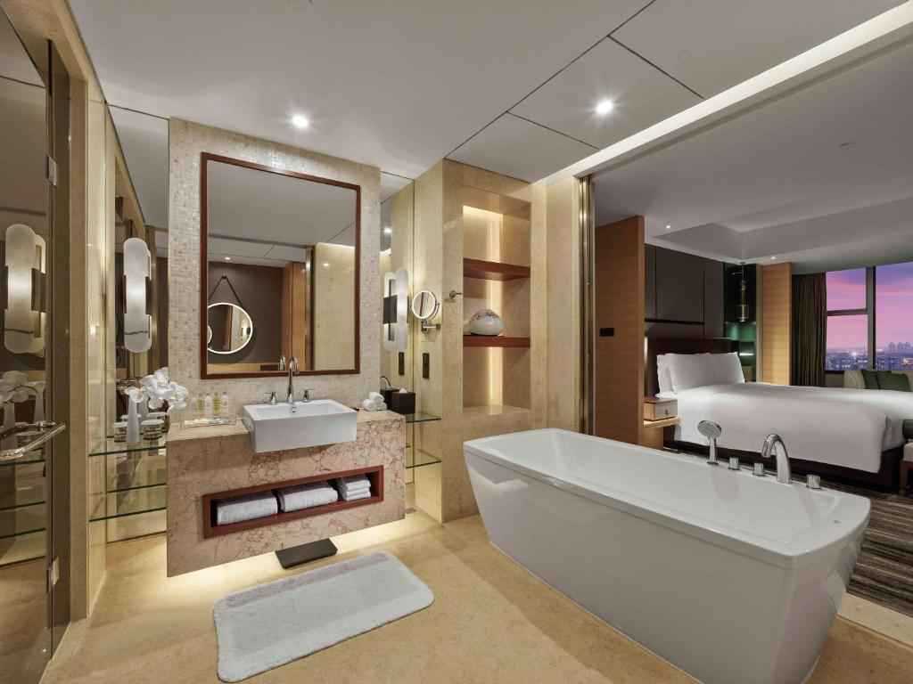 crowne plaza beijing lido