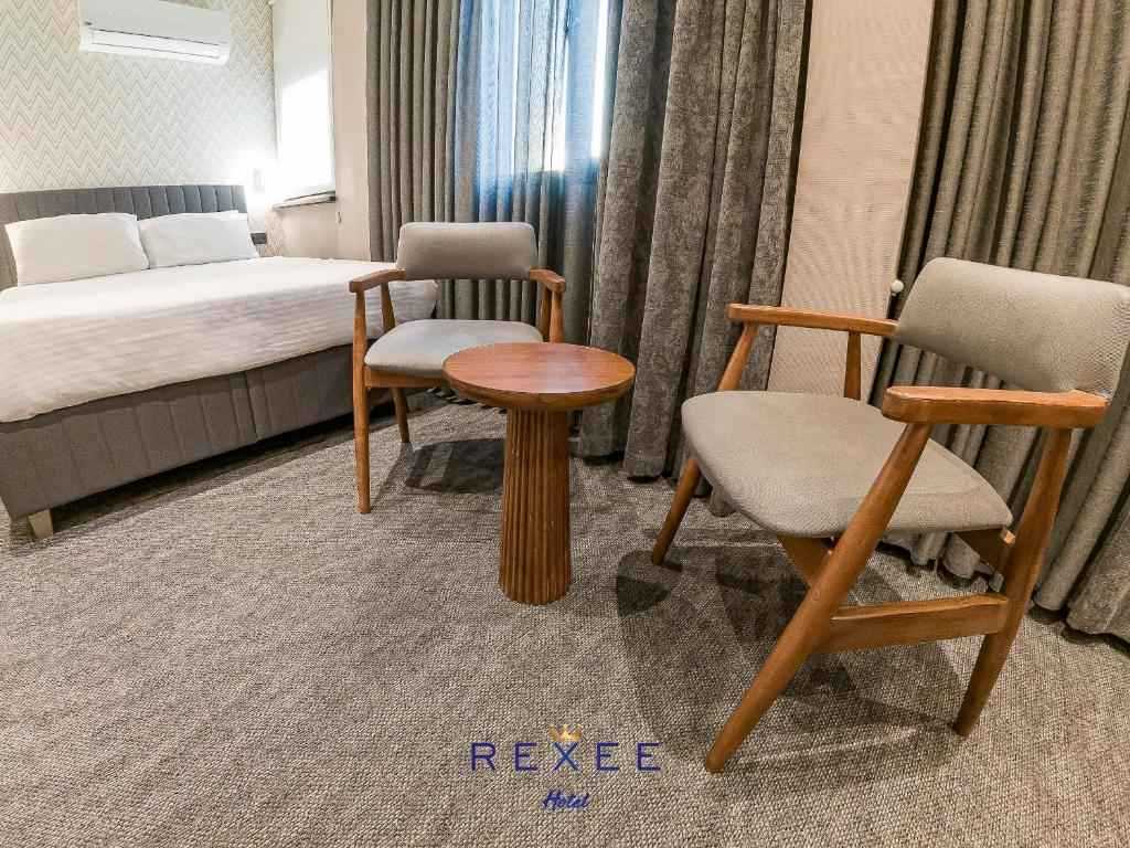 Rexee Hotel