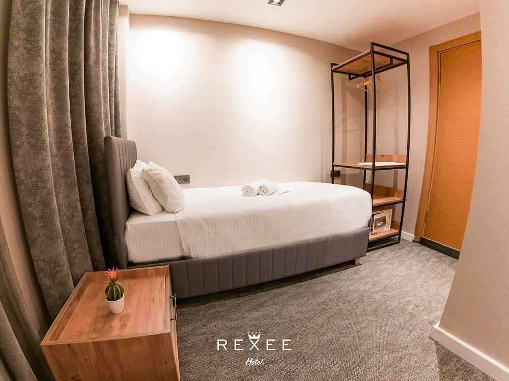 Rexee Hotel