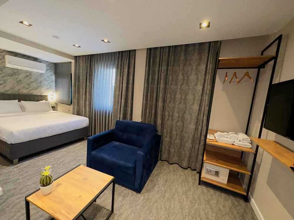 Rexee Hotel