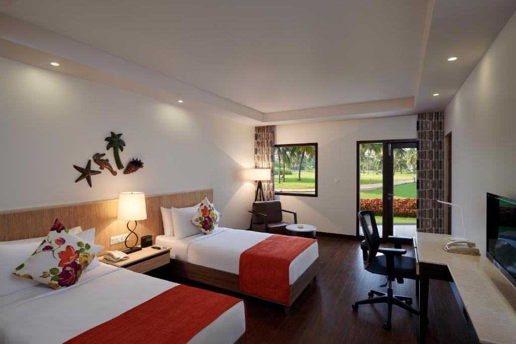 Holiday Inn Beach Resort Goa