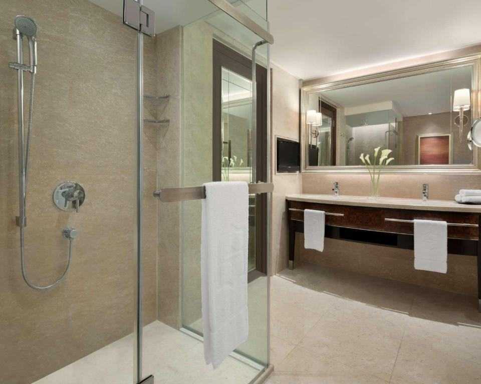 Shangrila Hotel