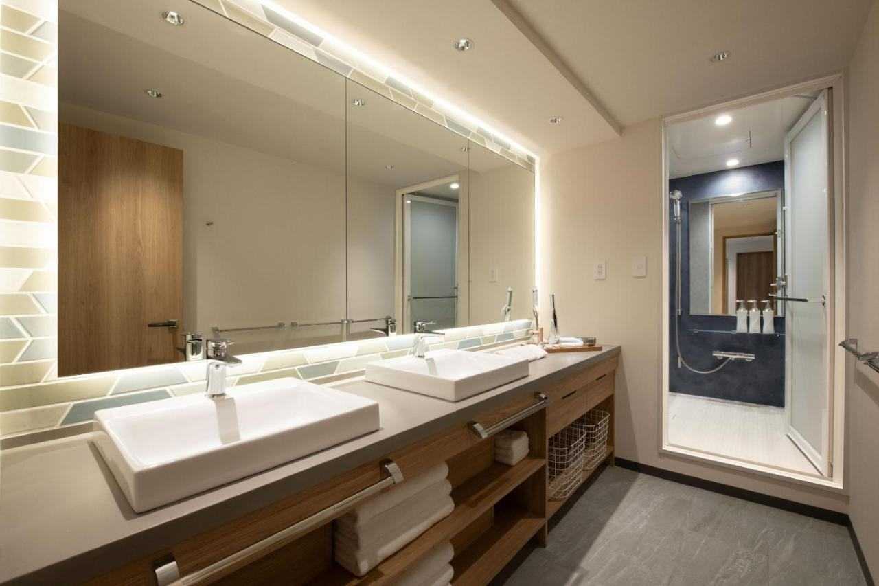 Art Hotel Osaka Bay Tower
